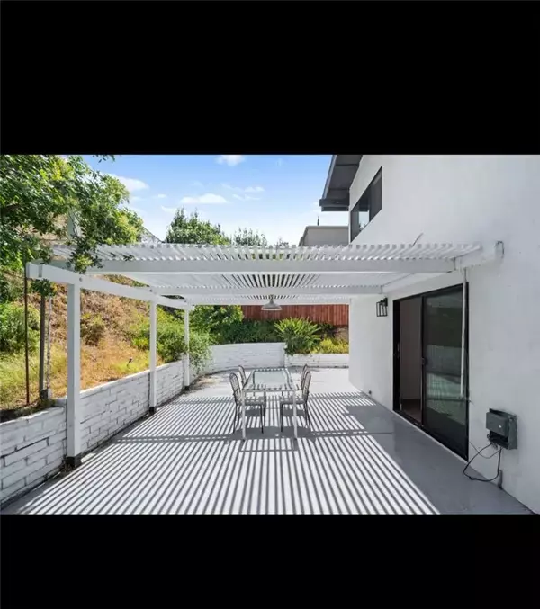 Encino, CA 91436,3448 Ardsley Place