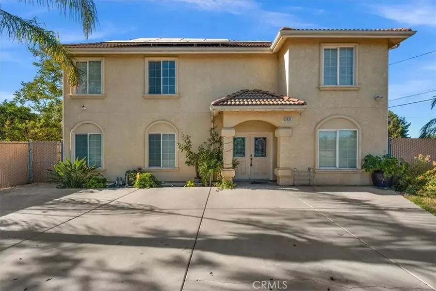 3271 E Muscat Avenue, Fresno, CA 93725
