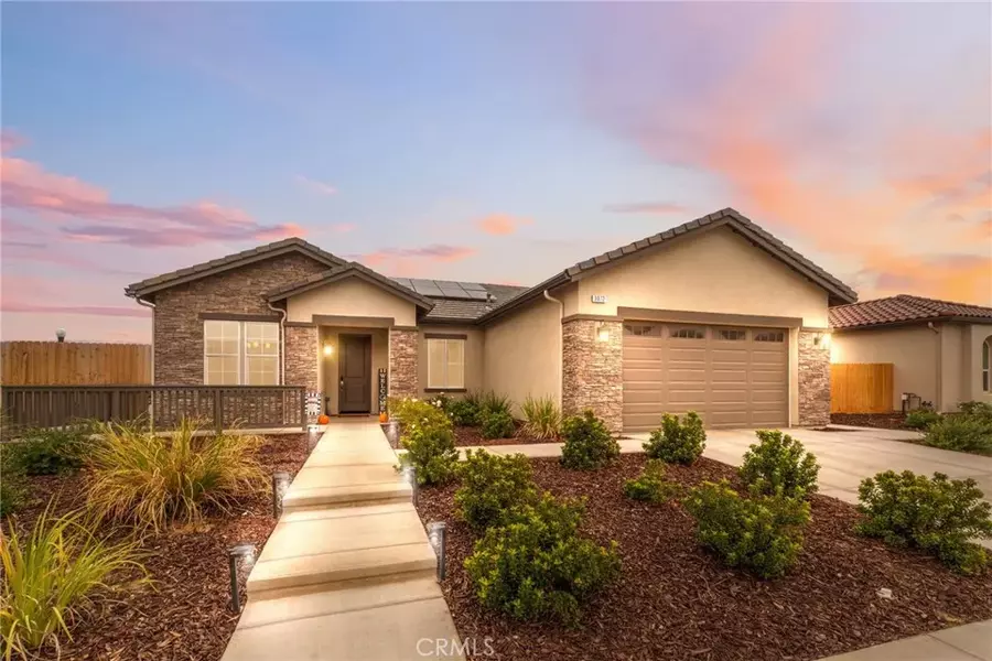 3072 19th, Kingsburg, CA 93631