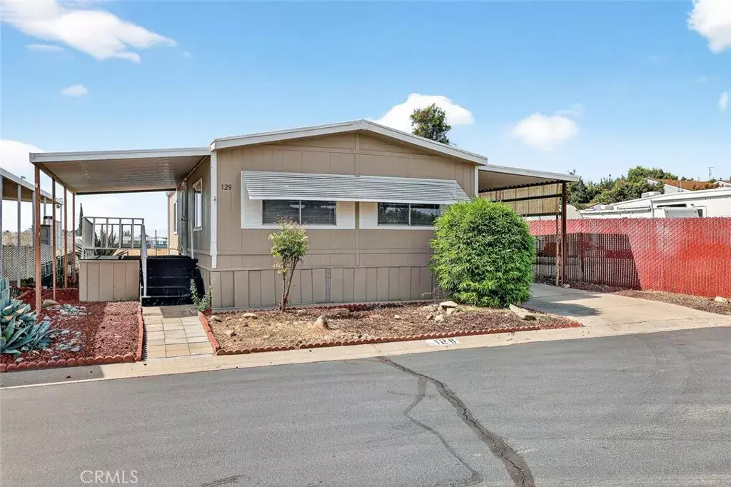 Clovis, CA 93612,1001 Sylmar #128