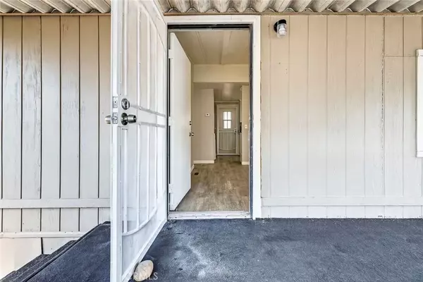 Clovis, CA 93612,1001 Sylmar #128