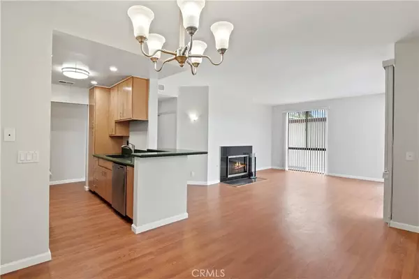 10861 Moorpark Street #101, Toluca Lake, CA 91602