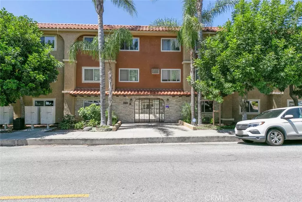 Glendale, CA 91214,3220 Altura Avenue #215