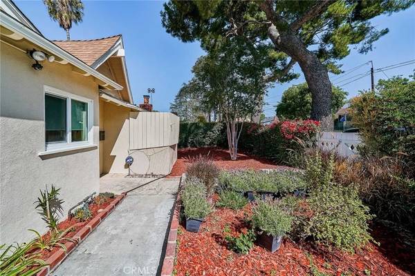 La Crescenta, CA 91214,3004 Altura Avenue