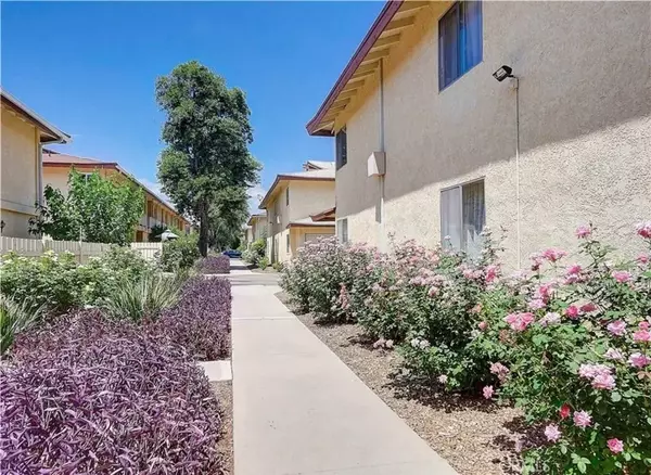 Reseda, CA 91335,8125 Canby Avenue #2