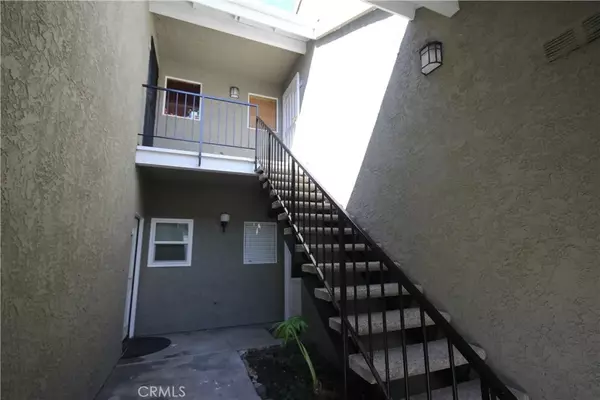 Saugus, CA 91350,27648 Susan Beth Way #L