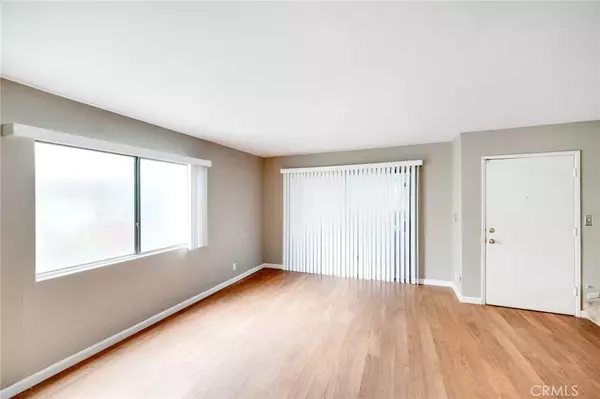 Panorama City, CA 91402,14435 Plummer Street #23