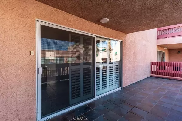 Panorama City, CA 91402,7924 Woodman Avenue #14