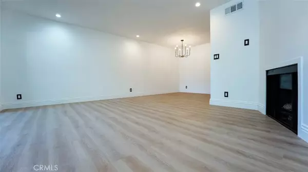 Panorama City, CA 91402,14435 Plummer Street #21
