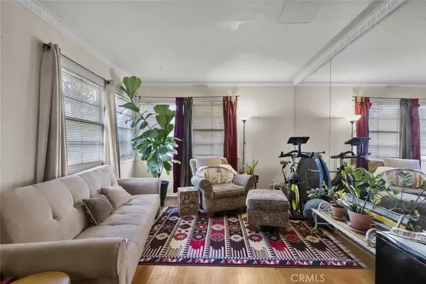 Toluca Lake, CA 91602,4418 Cahuenga Boulevard