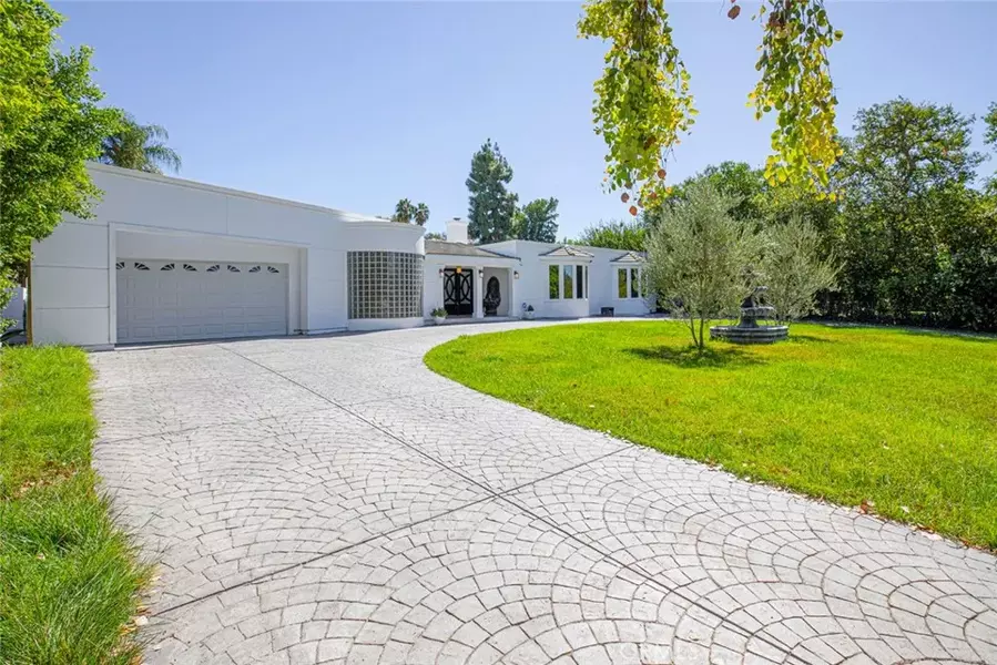 8944 Enfield Avenue, Sherwood Forest, CA 91325