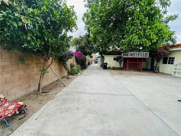 8652 Lehigh Avenue, Sun Valley, CA 91352