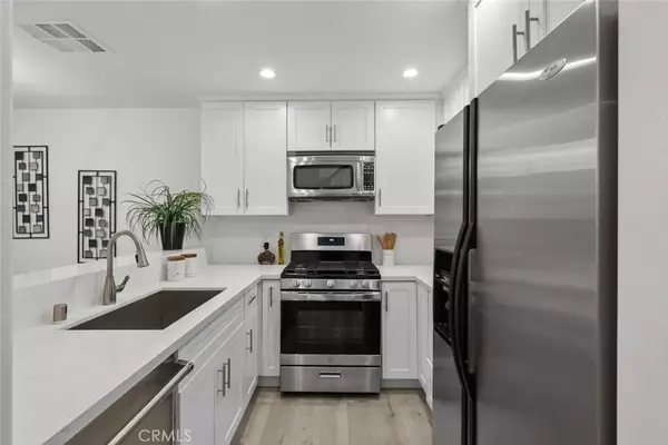 Toluca Lake, CA 91602,11110 Camarillo Street #117