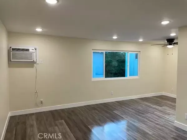 Panorama City, CA 91402,14805 Chase Street #221