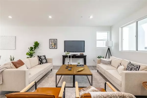 Panorama City, CA 91402,9110 N Nilo Lane