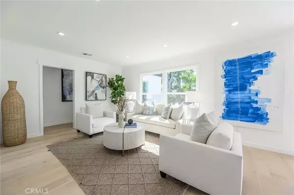 Lake Balboa, CA 91406,17239 Lemay Street