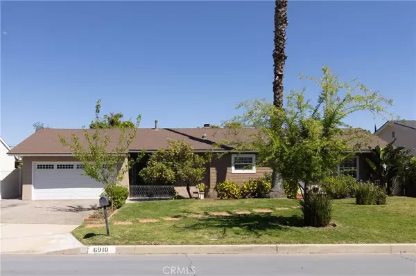 6910 Petit Ave Avenue, Lake Balboa, CA 91406