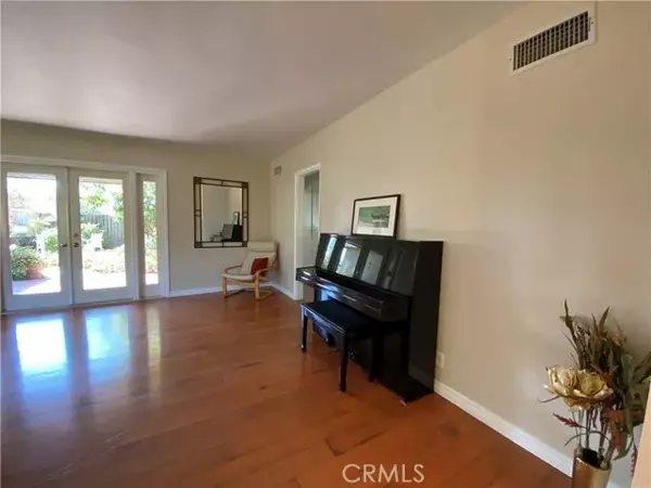 Sunland, CA 91040,11113 Odell Ave