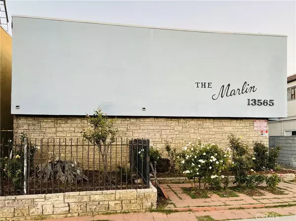 13565 Victory Boulevard, Van Nuys, CA 91401