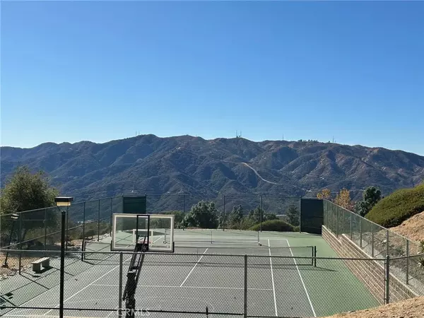 La Crescenta, CA 91214,3828 Sky View Lane