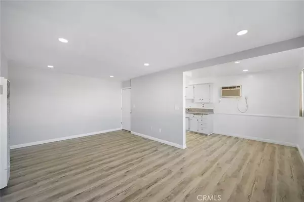 Glendale, CA 91205,208 E Chevy Chase Drive #12