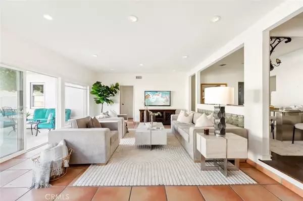 Toluca Lake, CA 91602,10525 Woodbridge Street