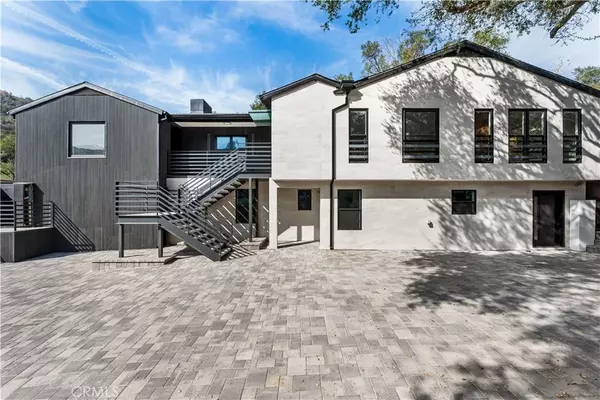 Glendale, CA 91206,2911 E Chevy Chase Drive