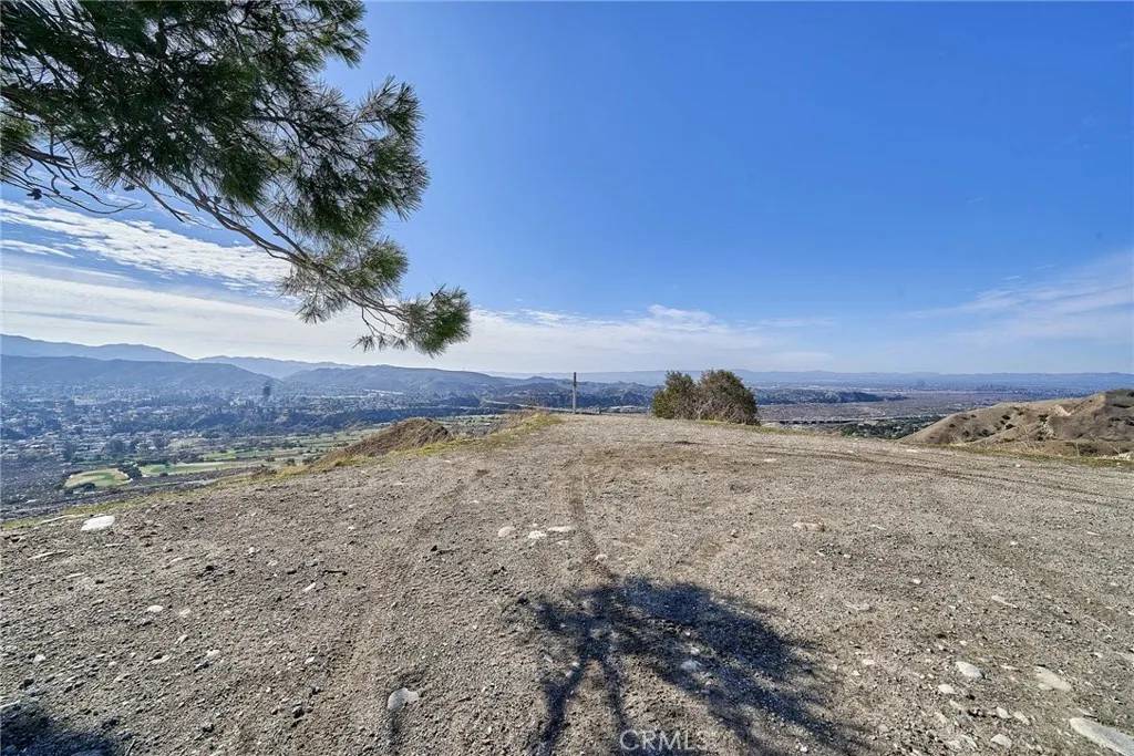 Sunland, CA 91040,9401 Tujunga Valley