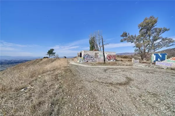 Sunland, CA 91040,9401 Tujunga Valley