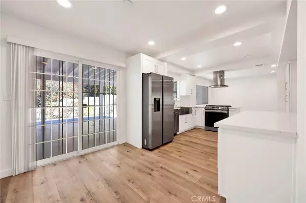 Woodland Hills, CA 91364,22762 Avenue San Luis