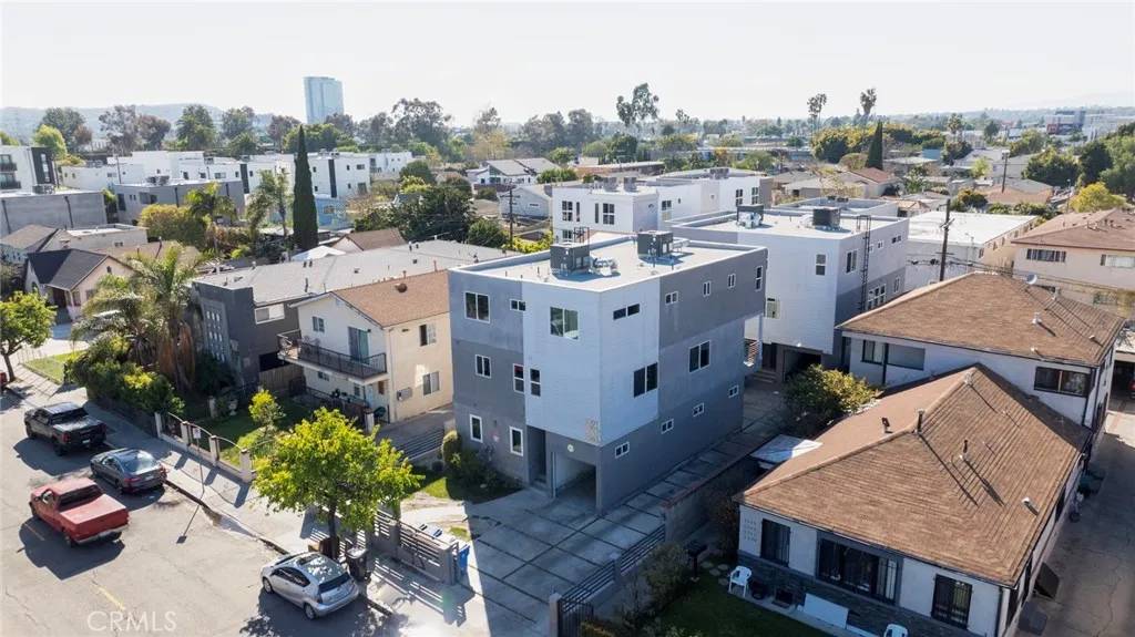2301 Hauser Boulevard, Los Angeles, CA 90016
