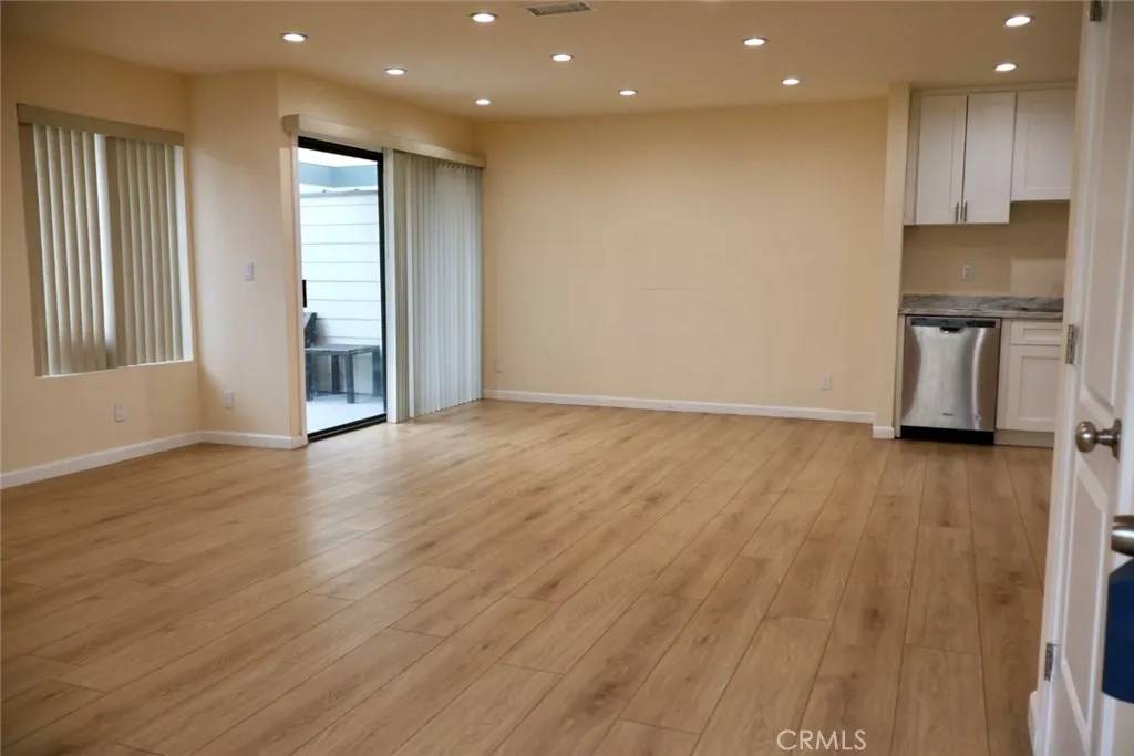 Sunland, CA 91040,10512 Sunland Boulevard #2
