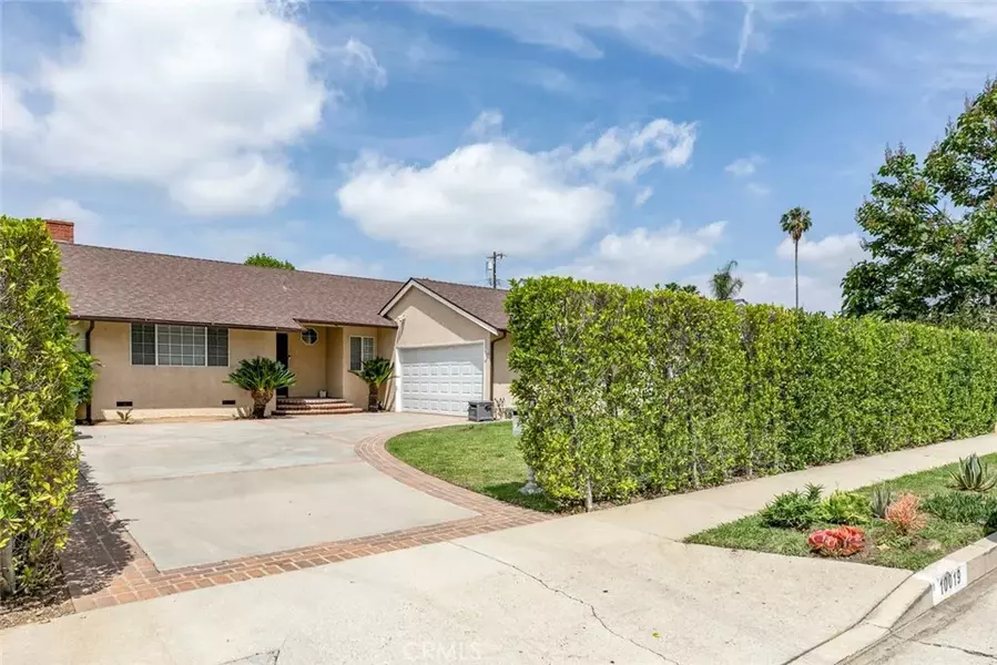 10019 Norwich Avenue, Mission Hills (san Fernando), CA 91345