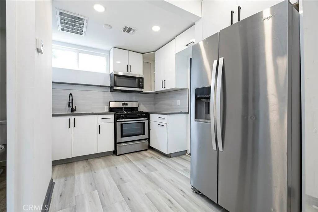 Reseda, CA 91335,7347 Jamieson Avenue