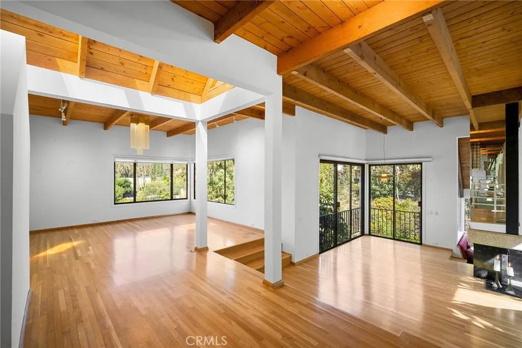 Glendale, CA 91206,3275 Buckingham Road