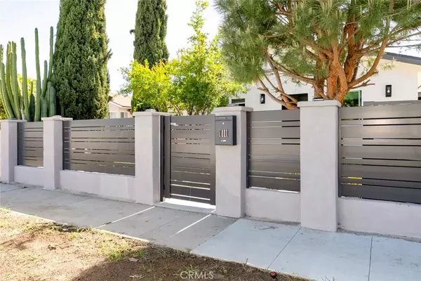 North Hollywood, CA 91605,7113 Varna Avenue