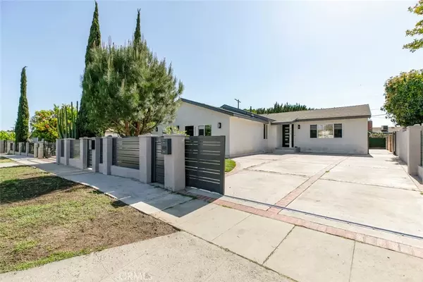 North Hollywood, CA 91605,7113 Varna Avenue