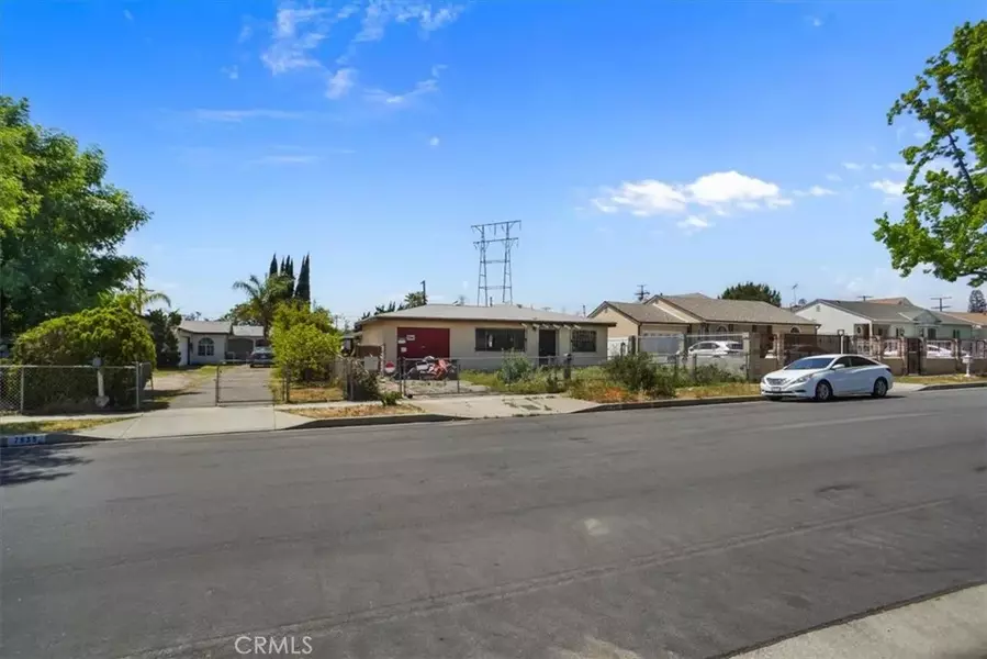 7941 Rhodes Avenue, North Hollywood, CA 91605