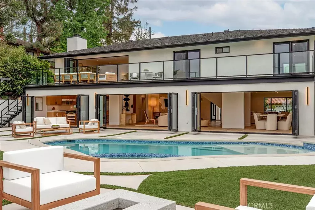 Encino, CA 91316,18101 Green Meadow Drive