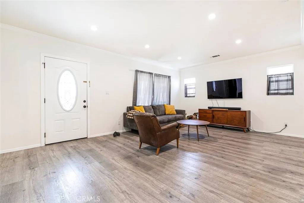 Glendale, CA 91202,347 W Dryden Street