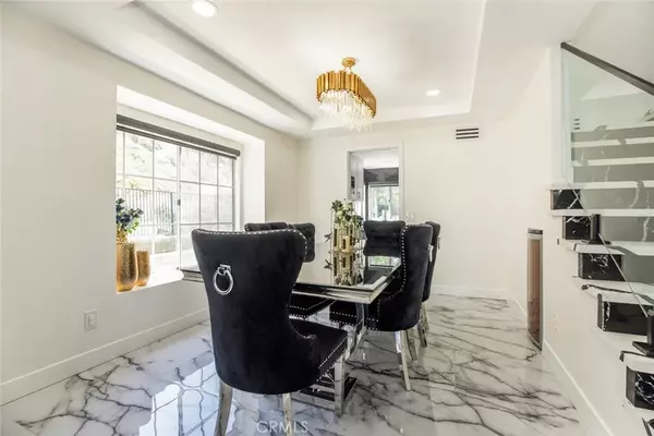 Saugus, CA 91390,20128 Cavern Court
