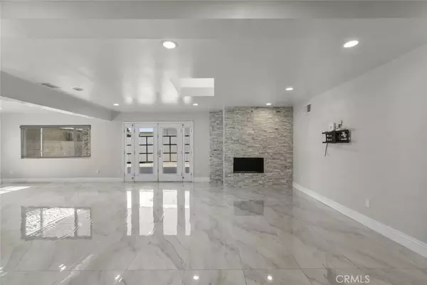 Chatsworth, CA 91311,21024 Vintage Street