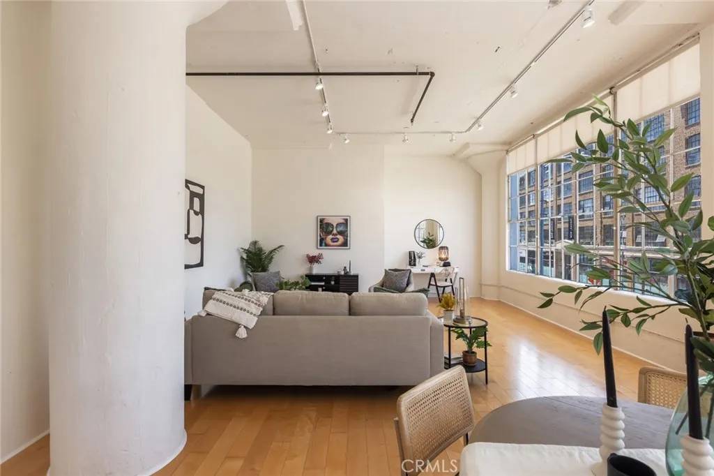 Los Angeles, CA 90013,420 S San Pedro Street #211