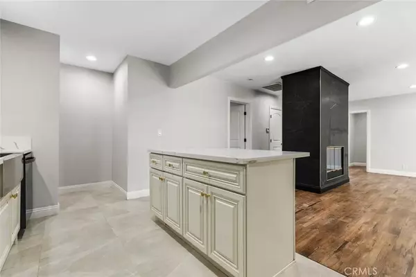Reseda, CA 91335,6711 Rhea Avenue