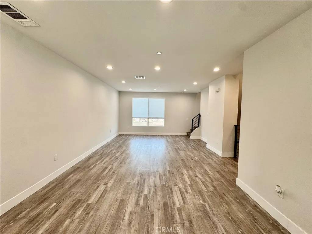 Downey, CA 90240,7958 Telegraph Road