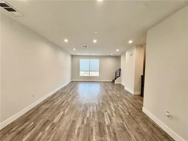 Downey, CA 90240,7958 Telegraph Road