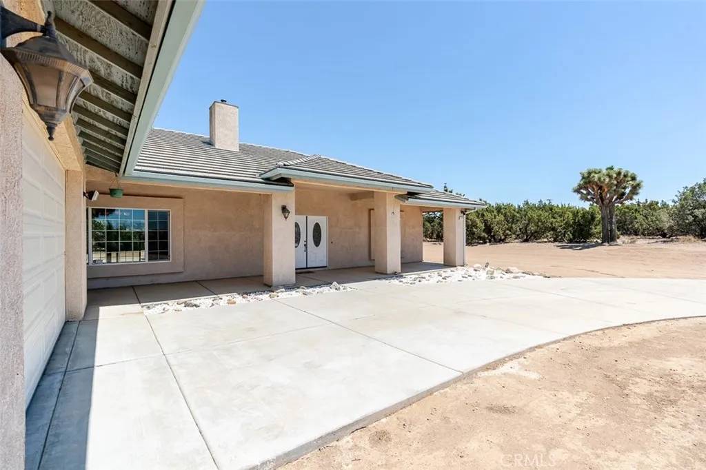 8181 Daisy Road, Oak Hills, CA 92344