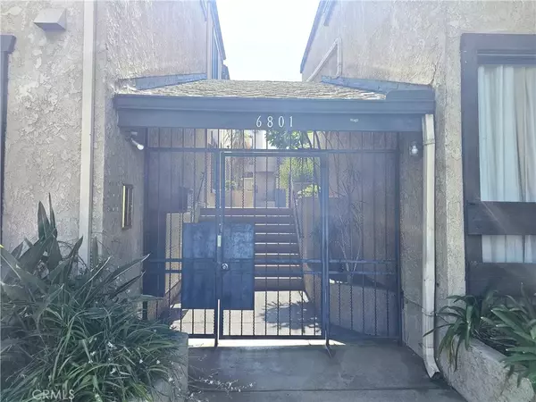 6801 Mammoth Avenue #6, Van Nuys, CA 91405