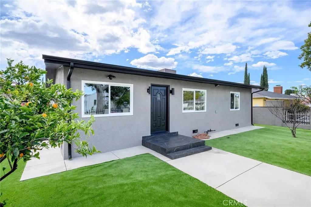 13950 Stagg Street, Panorama City, CA 91402