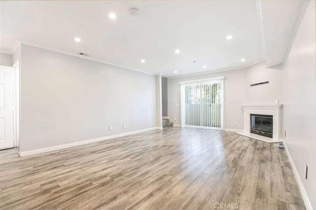15114 Sherman Way #106, Van Nuys, CA 91405